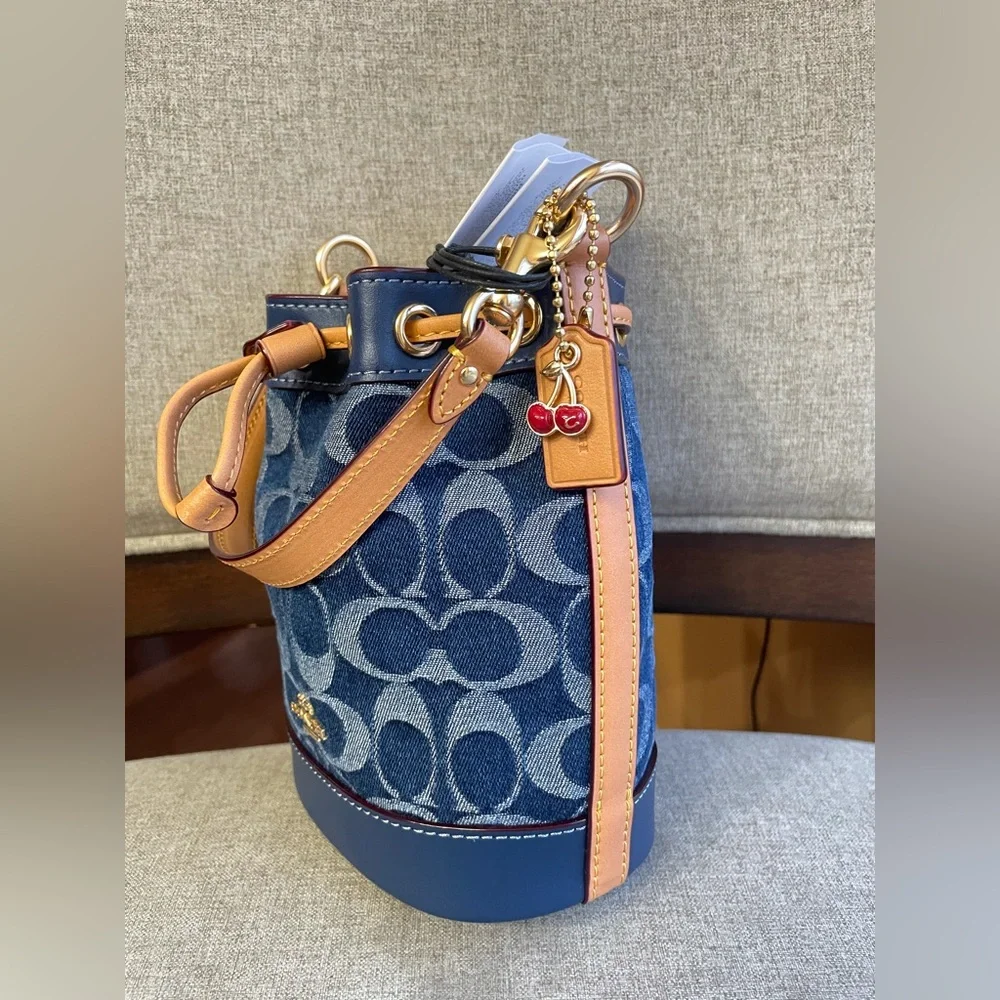 NWT！COACH MINI BUCKET BAG IN SIGNATURE DENIM（CY740）gift receipt FAST SHIPPING - Picture 3 of 12